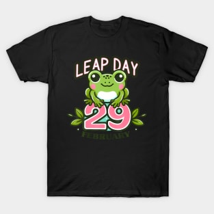 Leap Year 2024 Cute Frog Leap Day Birthday T-Shirt